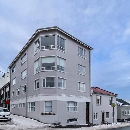 Framnesvegur - Two Bedroom Central Apartment Reykjavík Exteriör bild