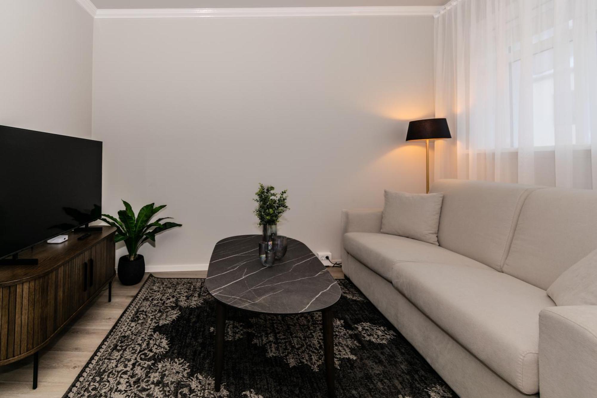 Framnesvegur - Two Bedroom Central Apartment Reykjavík Exteriör bild